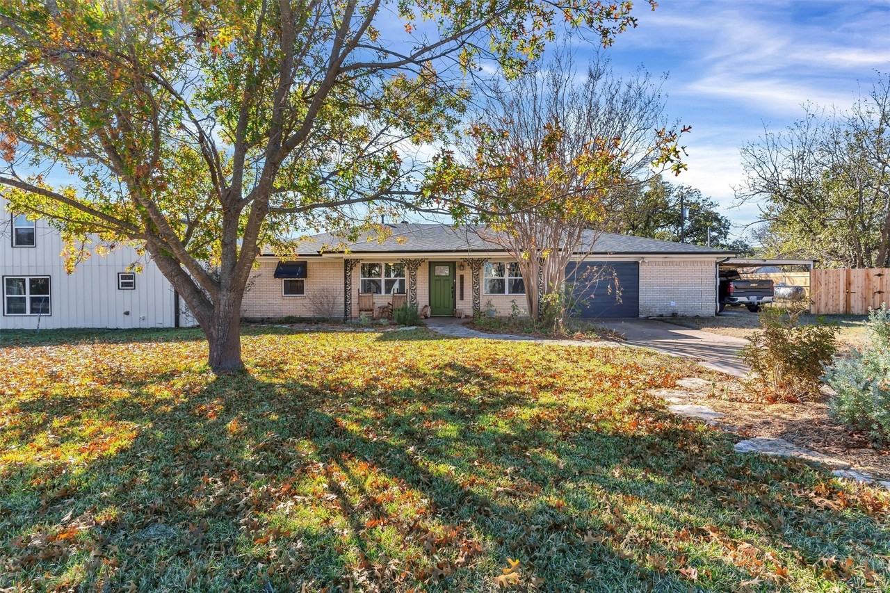 406 N Oak Ln - Photo 6 of 40