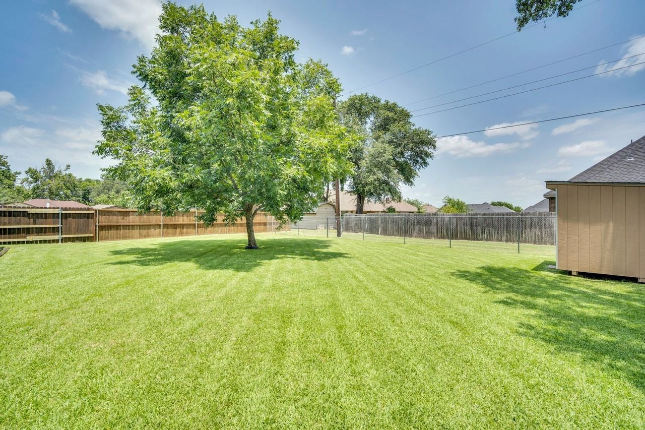404 Highland Dr - Photo 6 of 27