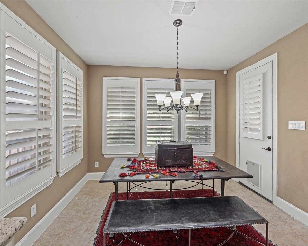 309 Longhorn Dr - Photo 3 of 21