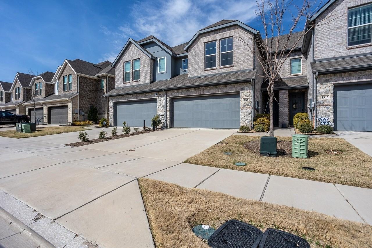 1328 Hill Country Pl - Photo 3 of 33