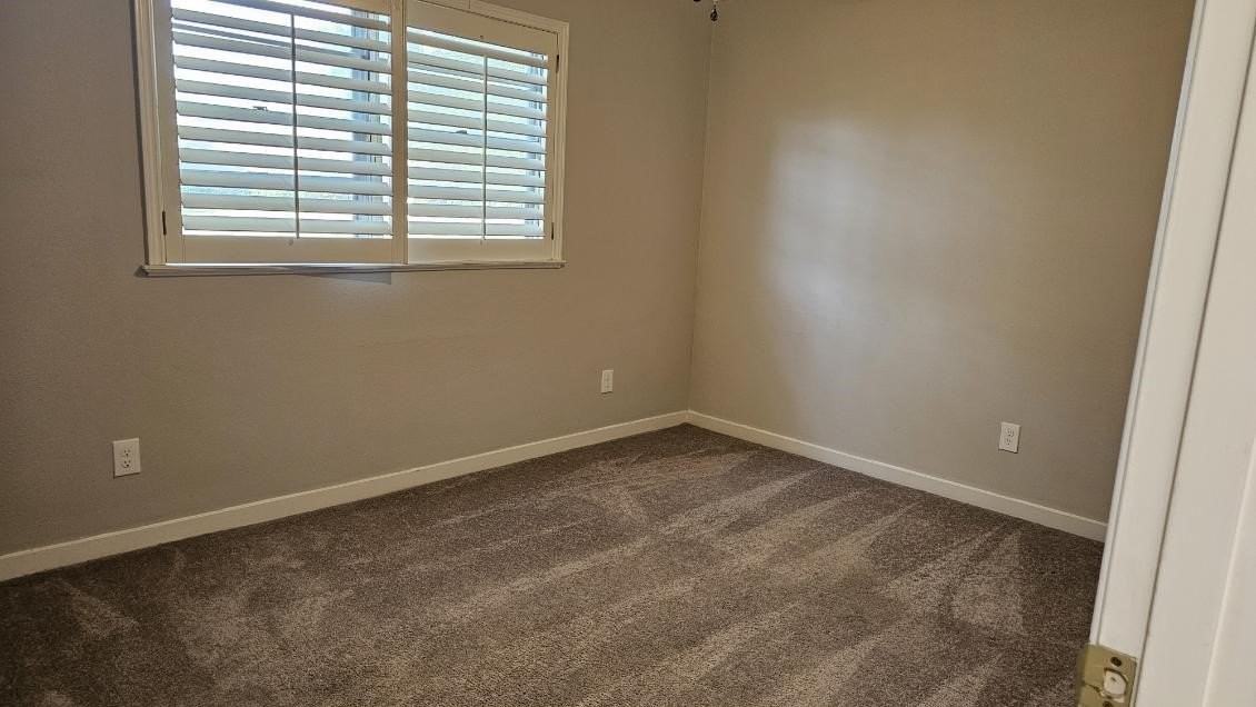 5660 Conlin Dr - Photo 5 of 38