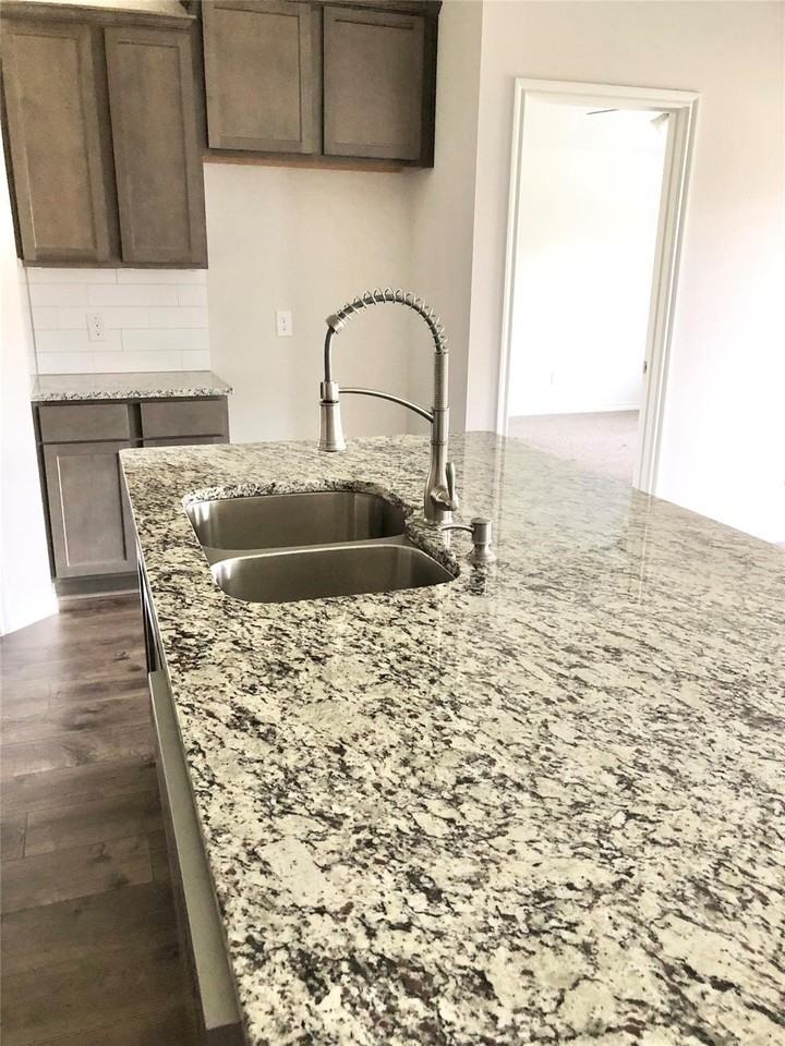 616 Rawhide Way - Photo 7 of 34