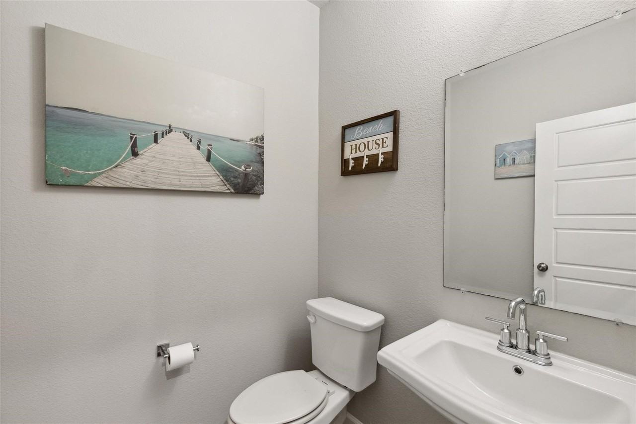 1877 Arbor Dr - Photo 5 of 32