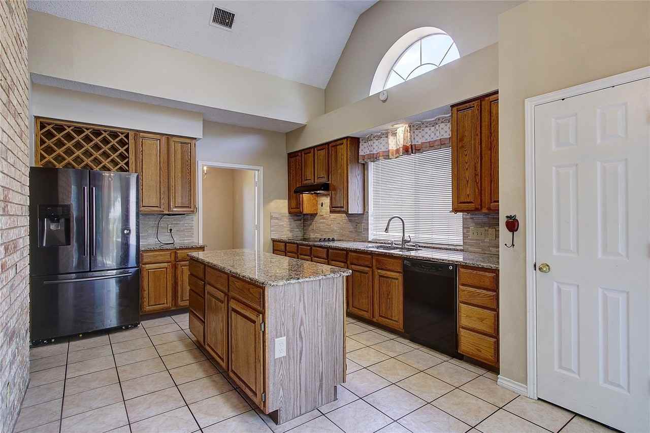3632 Campstone Dr - Photo 6 of 30