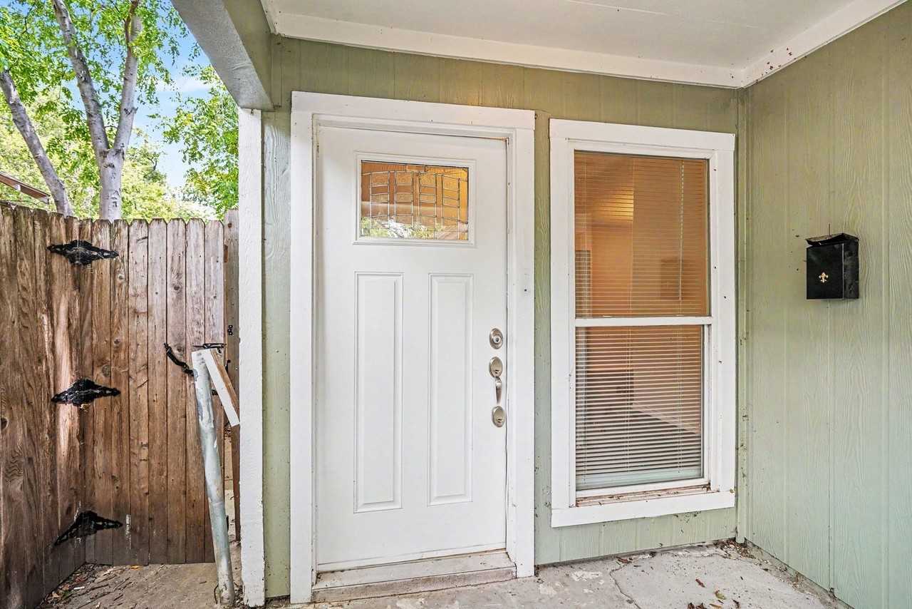 1811 Lipscomb St - Photo 3 of 25