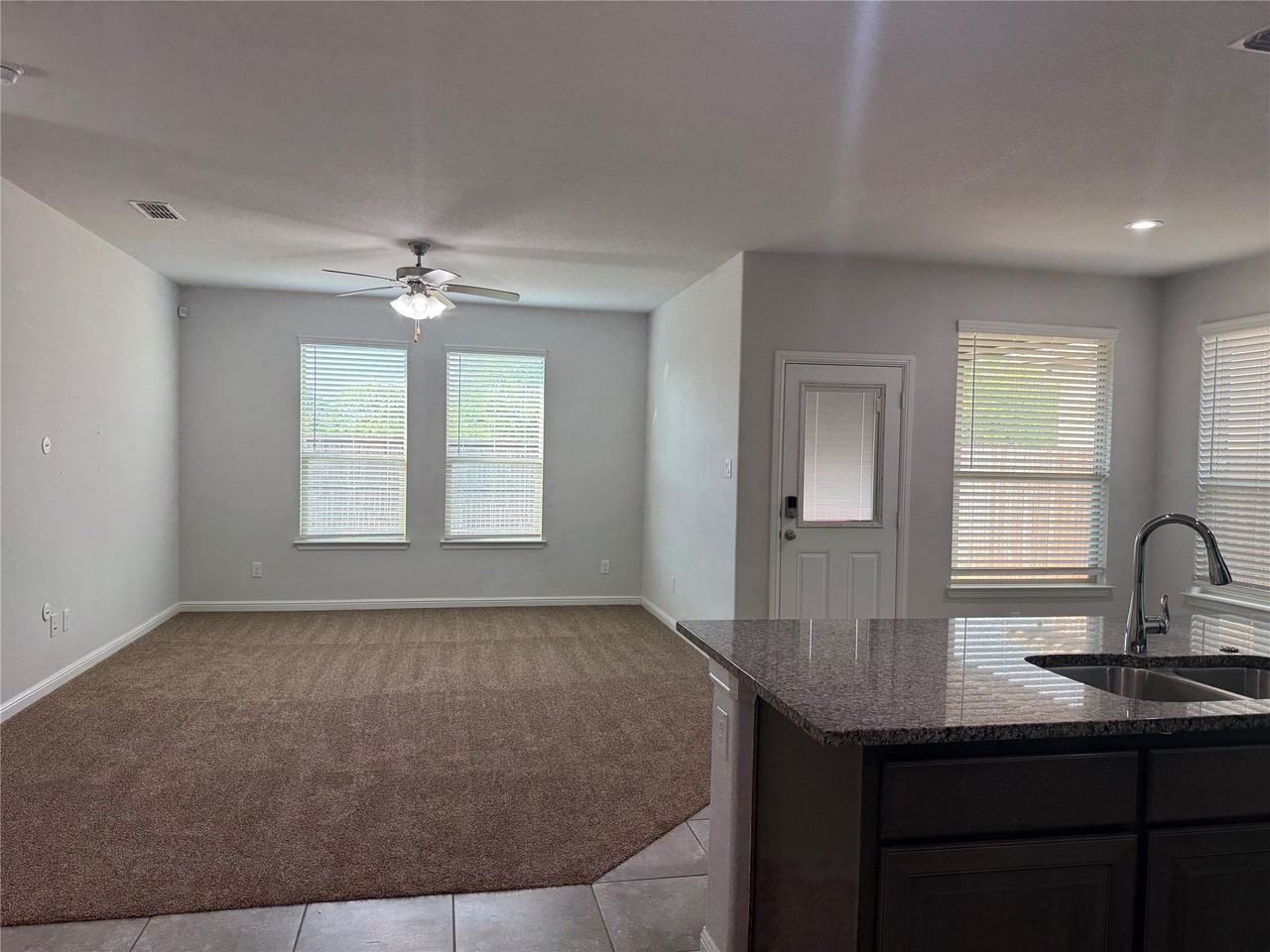 4928 Sugarcane Ln - Photo 6 of 34