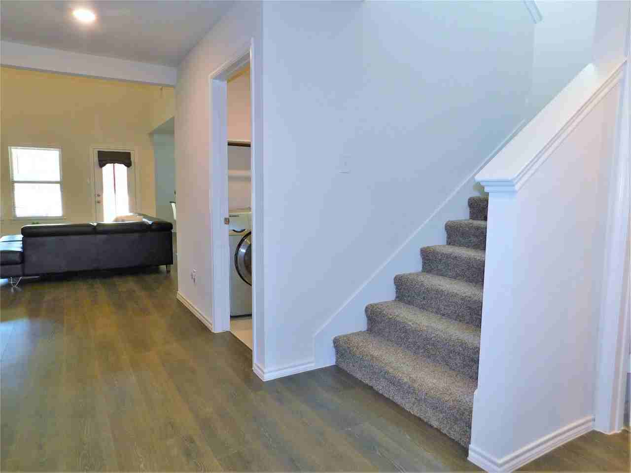 4025 Huntington Dr - Photo 5 of 30