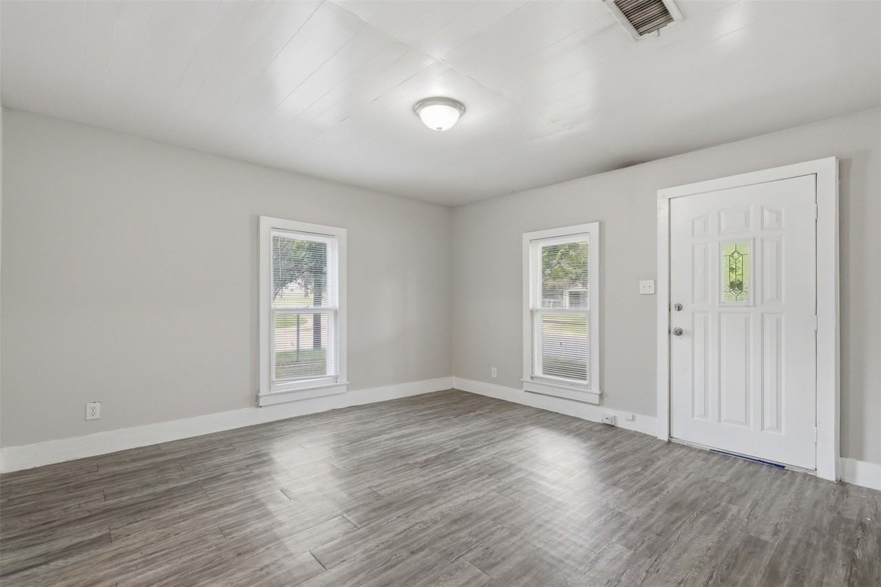 630 E Acheson St - Photo 2 of 25