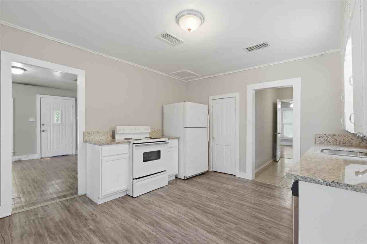 630 E Acheson St - Photo 3 of 25