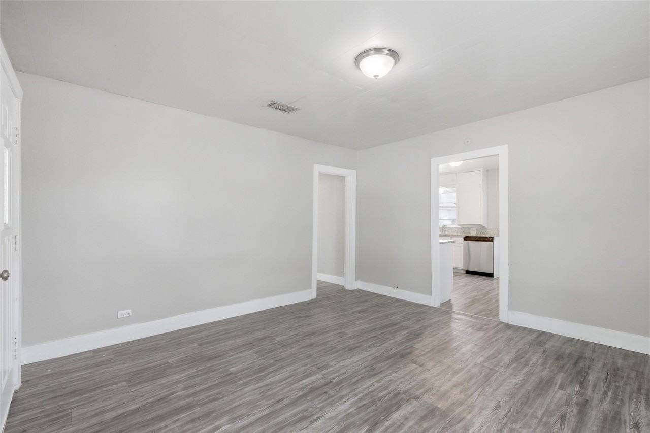 630 E Acheson St - Photo 7 of 25