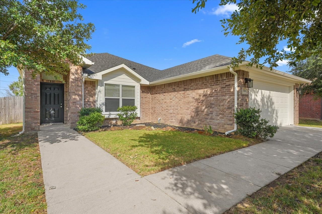 1201 Telese Ct - Photo 2 of 31