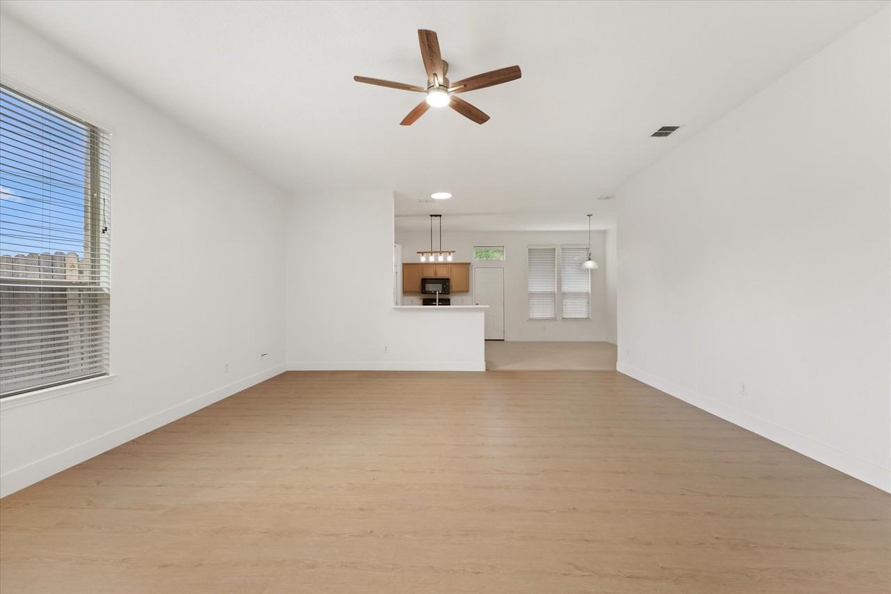 1201 Telese Ct - Photo 7 of 31