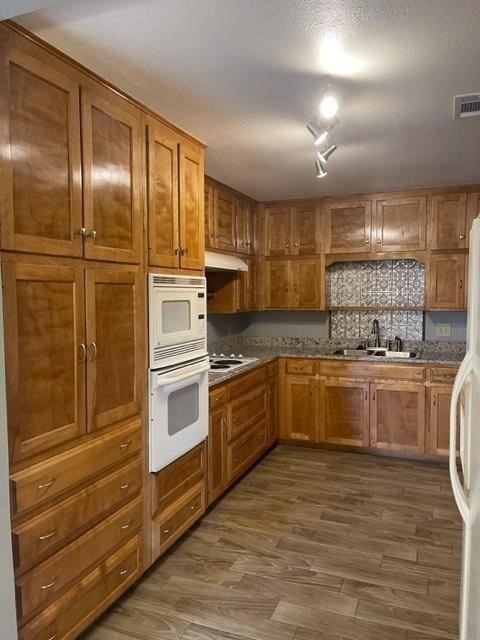 609 Williamsburg Ct - Photo 6 of 14