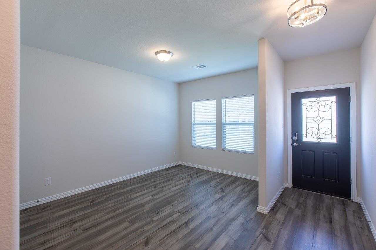 1604 Mineral Point Pl - Photo 5 of 37
