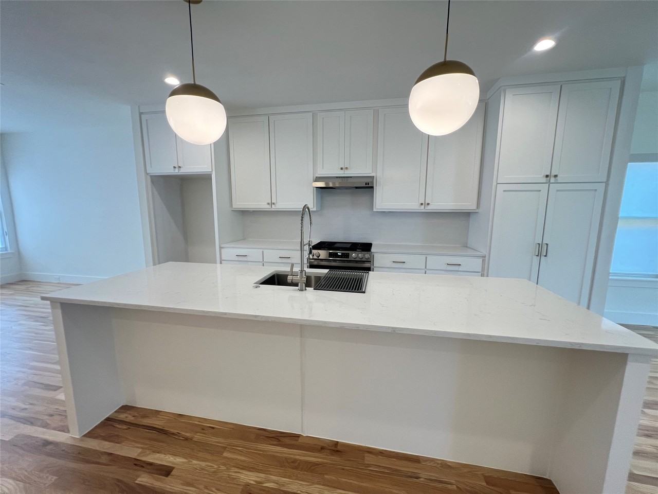3303 Homer St - Photo 3 of 40
