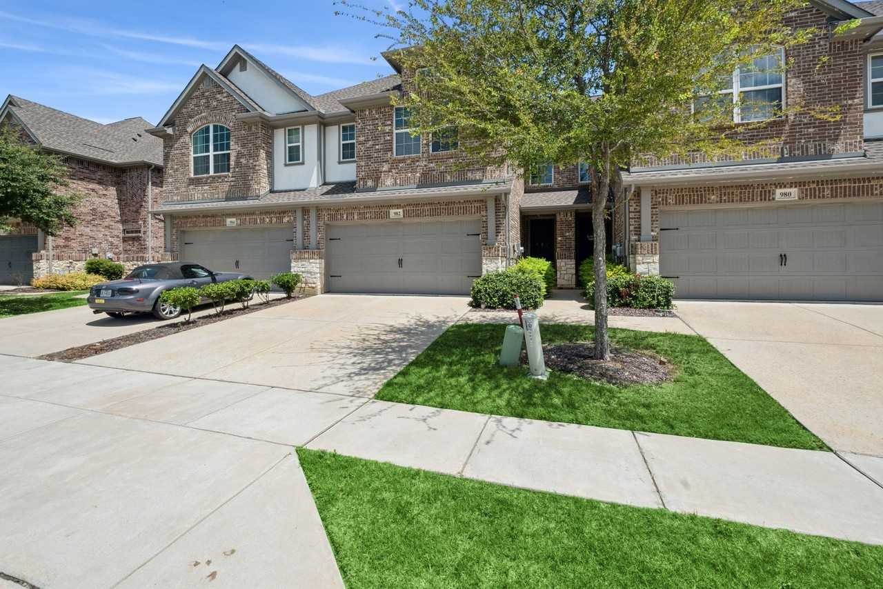 982 Mikaela Dr