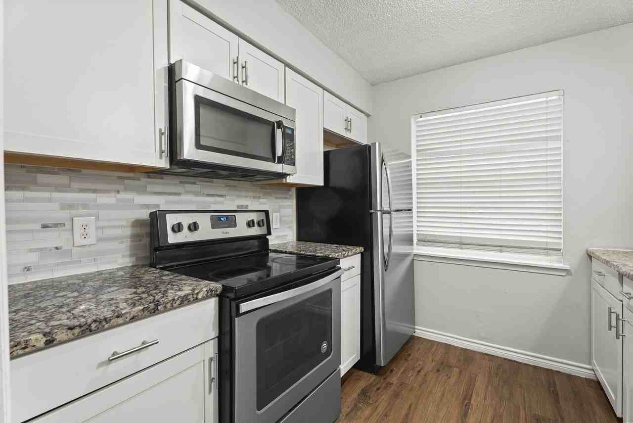 429 Johnson St #21 - Photo 2 of 12