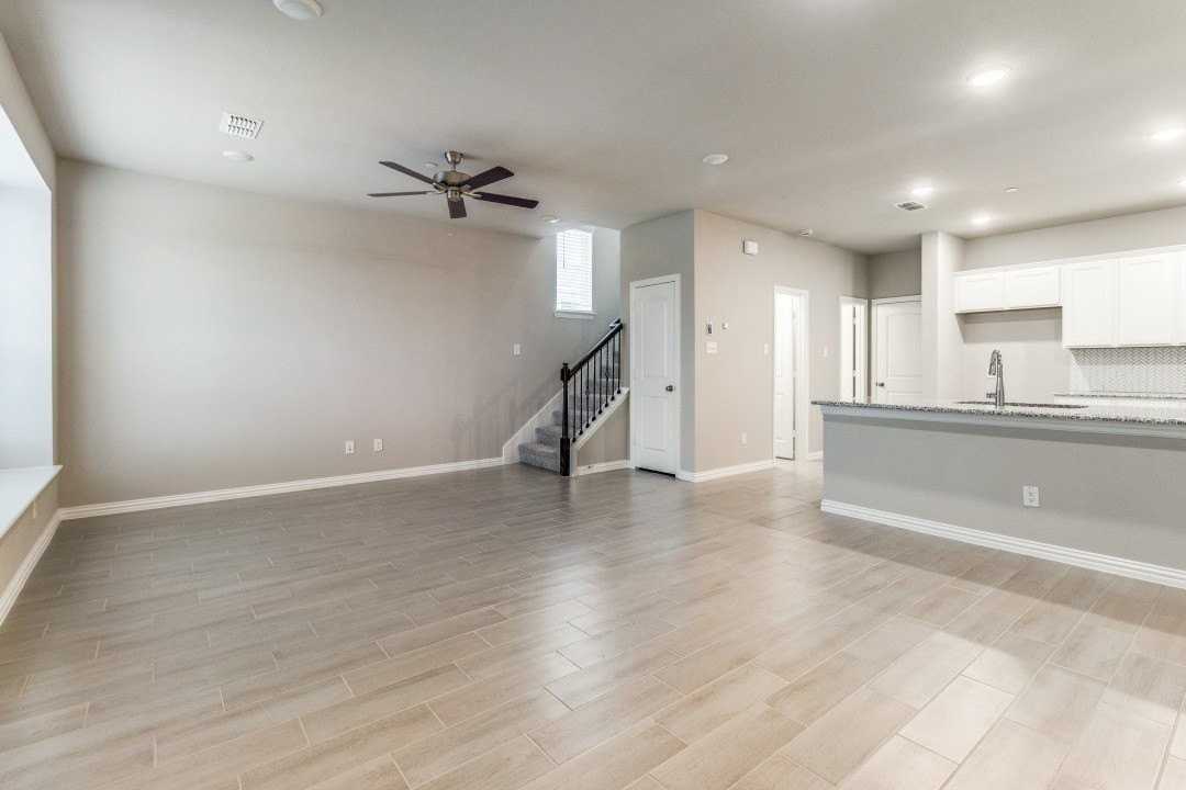 3740 Paradise Way - Photo 3 of 12