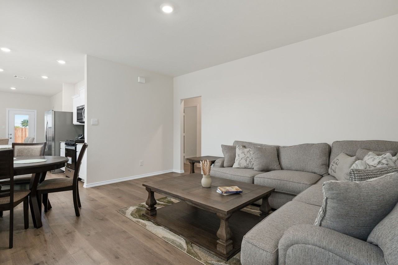 649 Lightheart Ln - Photo 4 of 18