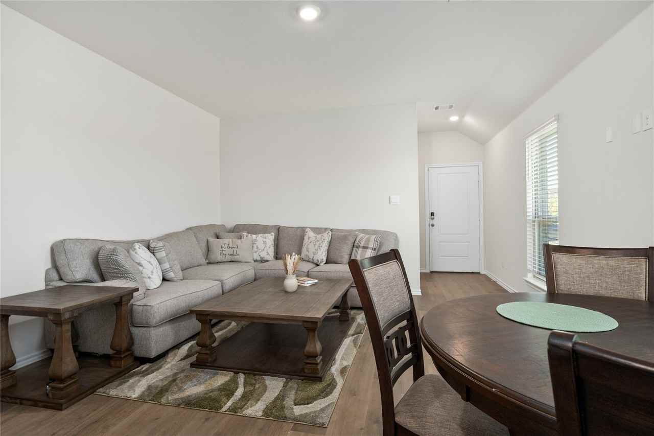 649 Lightheart Ln - Photo 5 of 18