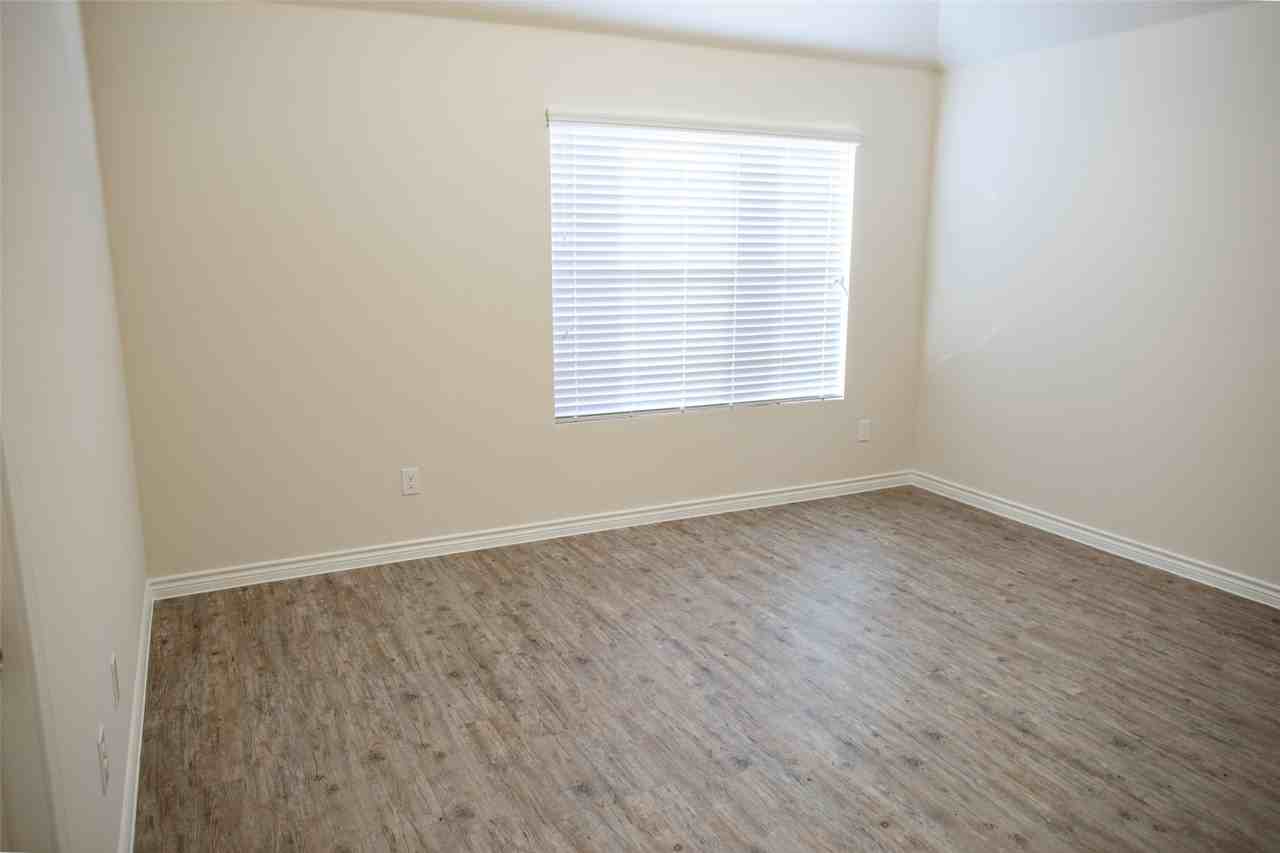 1602 Bobolink Dr - Photo 6 of 10