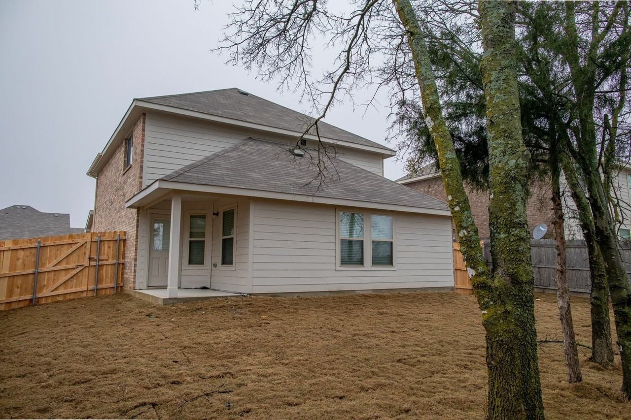3206 Robin Rd - Photo 2 of 15