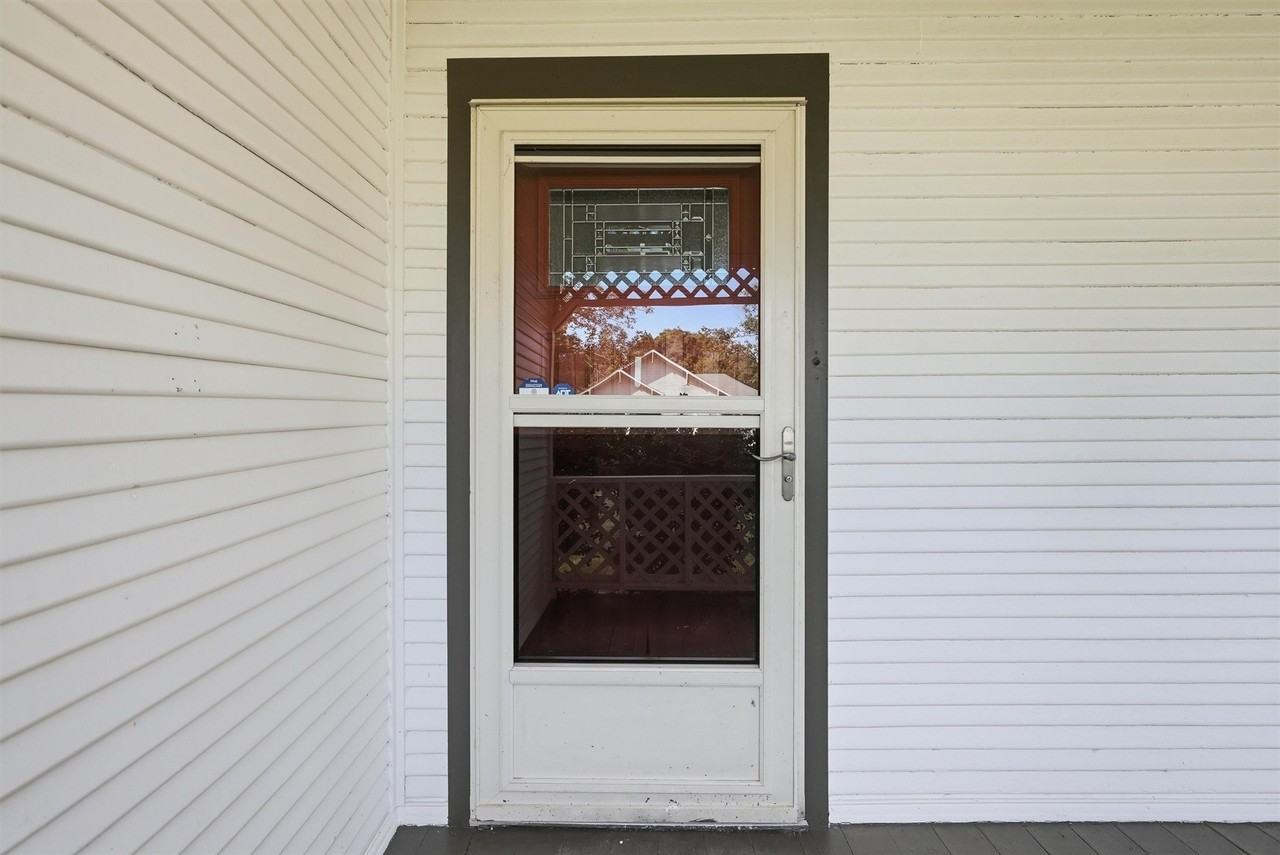 411 Poindexter Ave - Photo 4 of 27