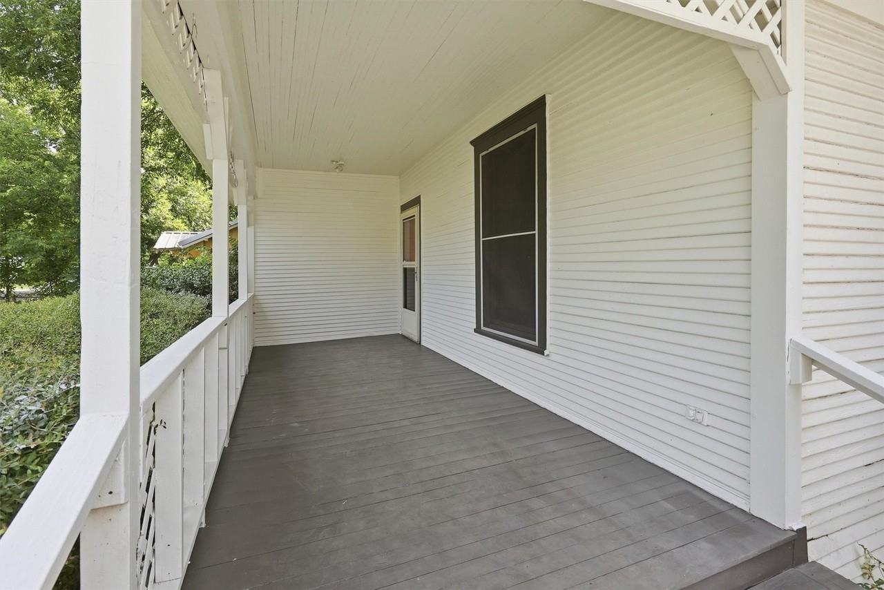 411 Poindexter Ave - Photo 5 of 27