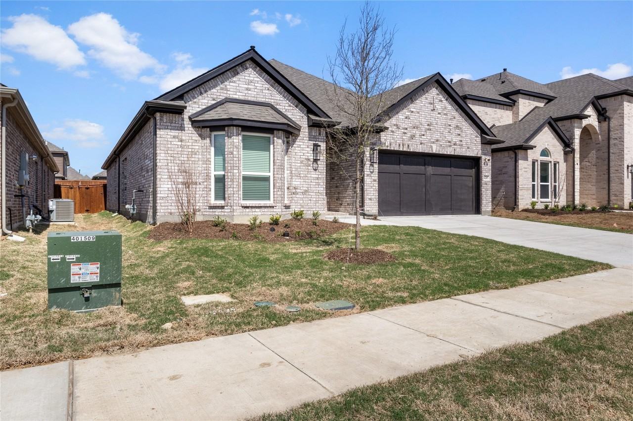 6205 Tahoe Winds Dr - Photo 2 of 28