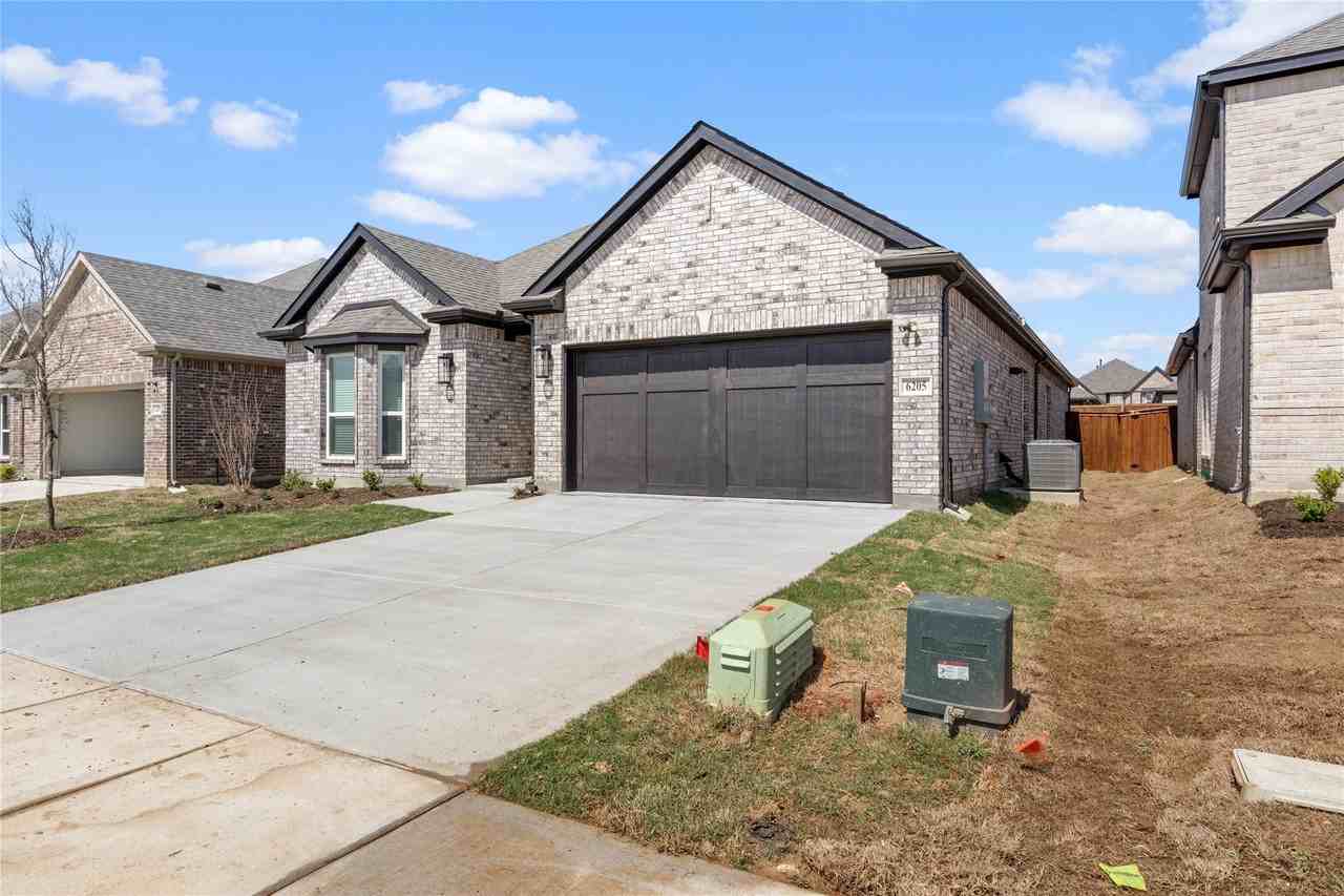 6205 Tahoe Winds Dr - Photo 3 of 28