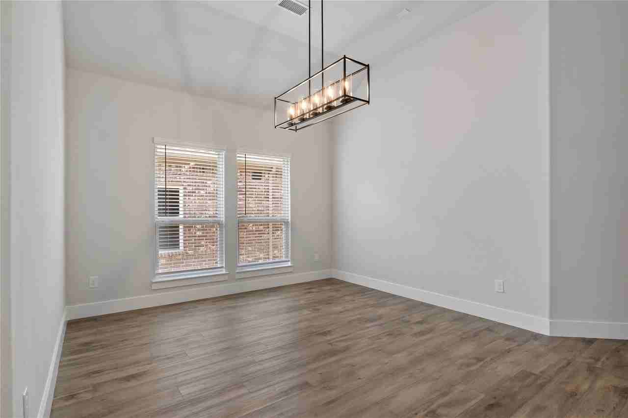6205 Tahoe Winds Dr - Photo 4 of 28