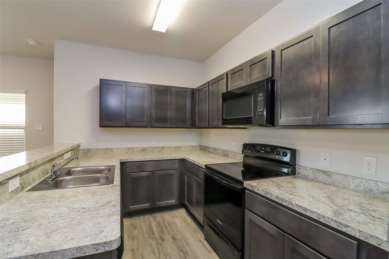 8329 Hackberry Tree Dr - Photo 4 of 20