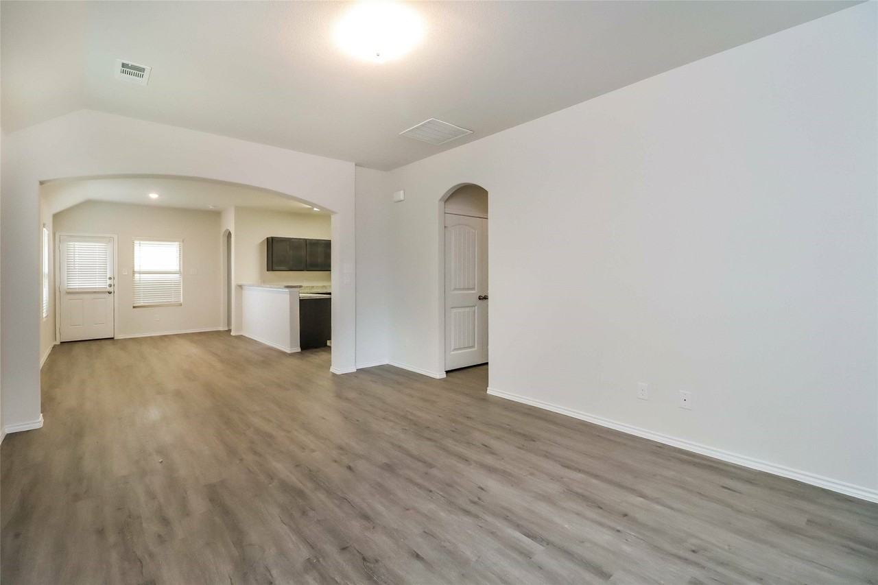 8329 Hackberry Tree Dr - Photo 7 of 20