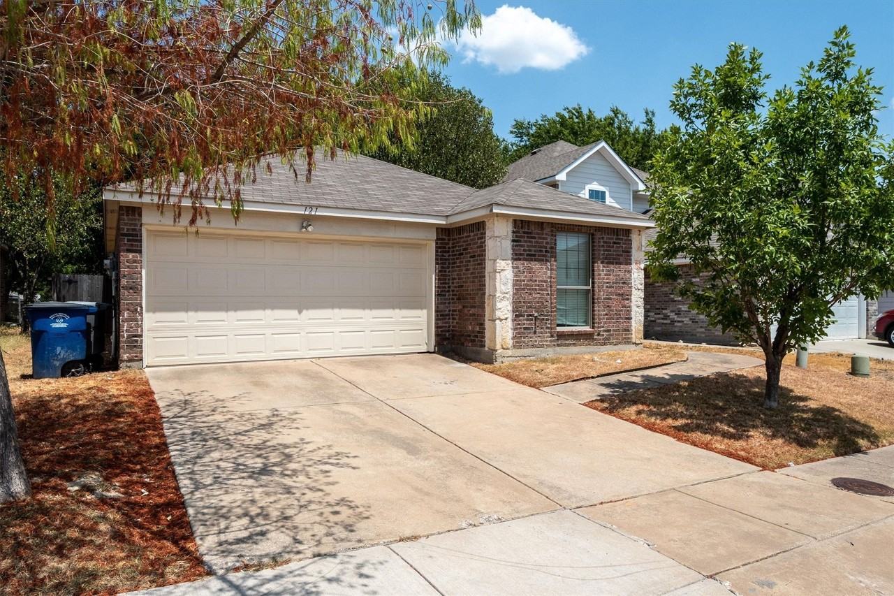 121 Cliff Heights Cir - Photo 2 of 25