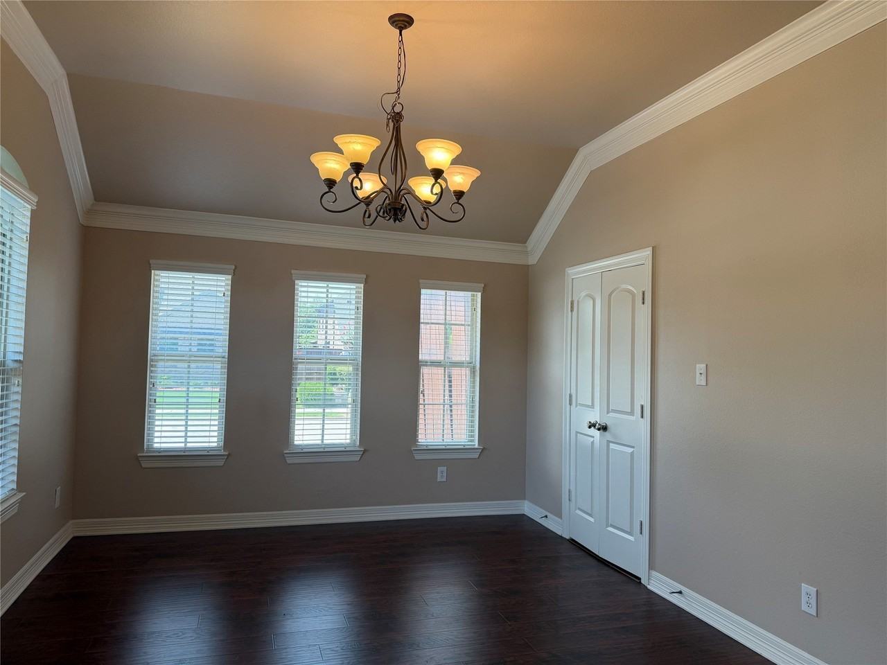 9638 Castlerock Trl - Photo 4 of 33
