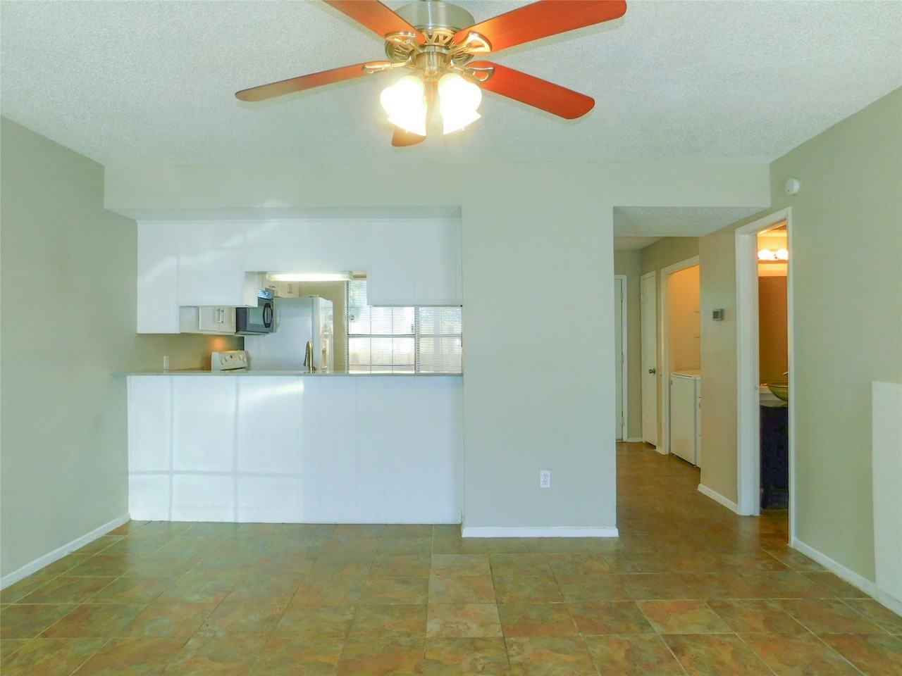 1137 Dallas Dr - Photo 6 of 18