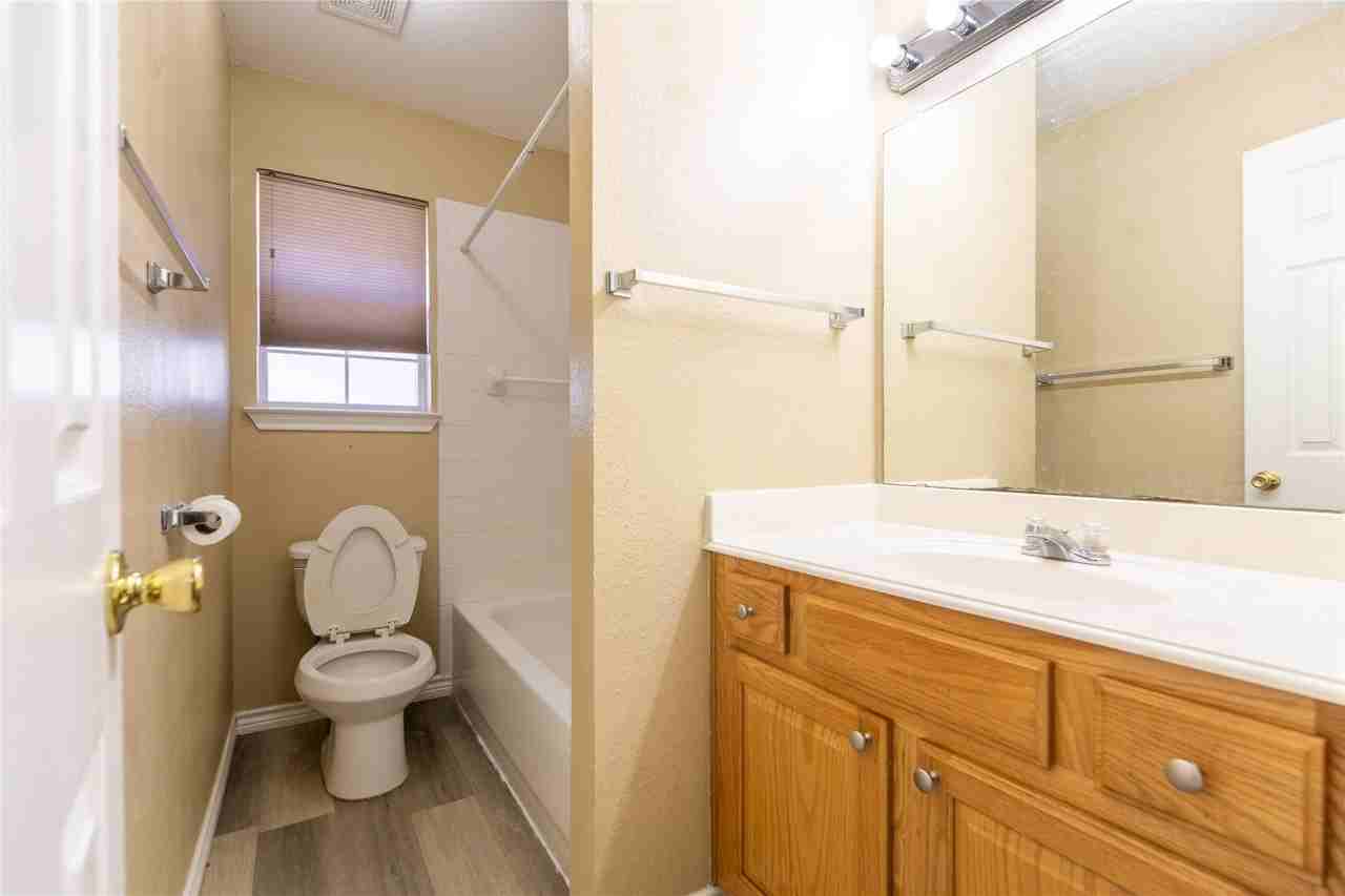 1528 Monte Carlo Blvd - Photo 7 of 33