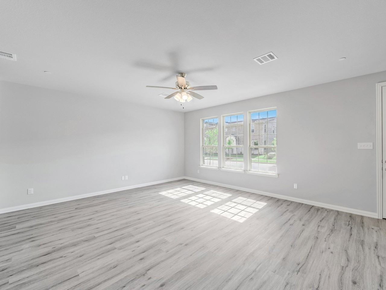3112 Solana Cir - Photo 5 of 31