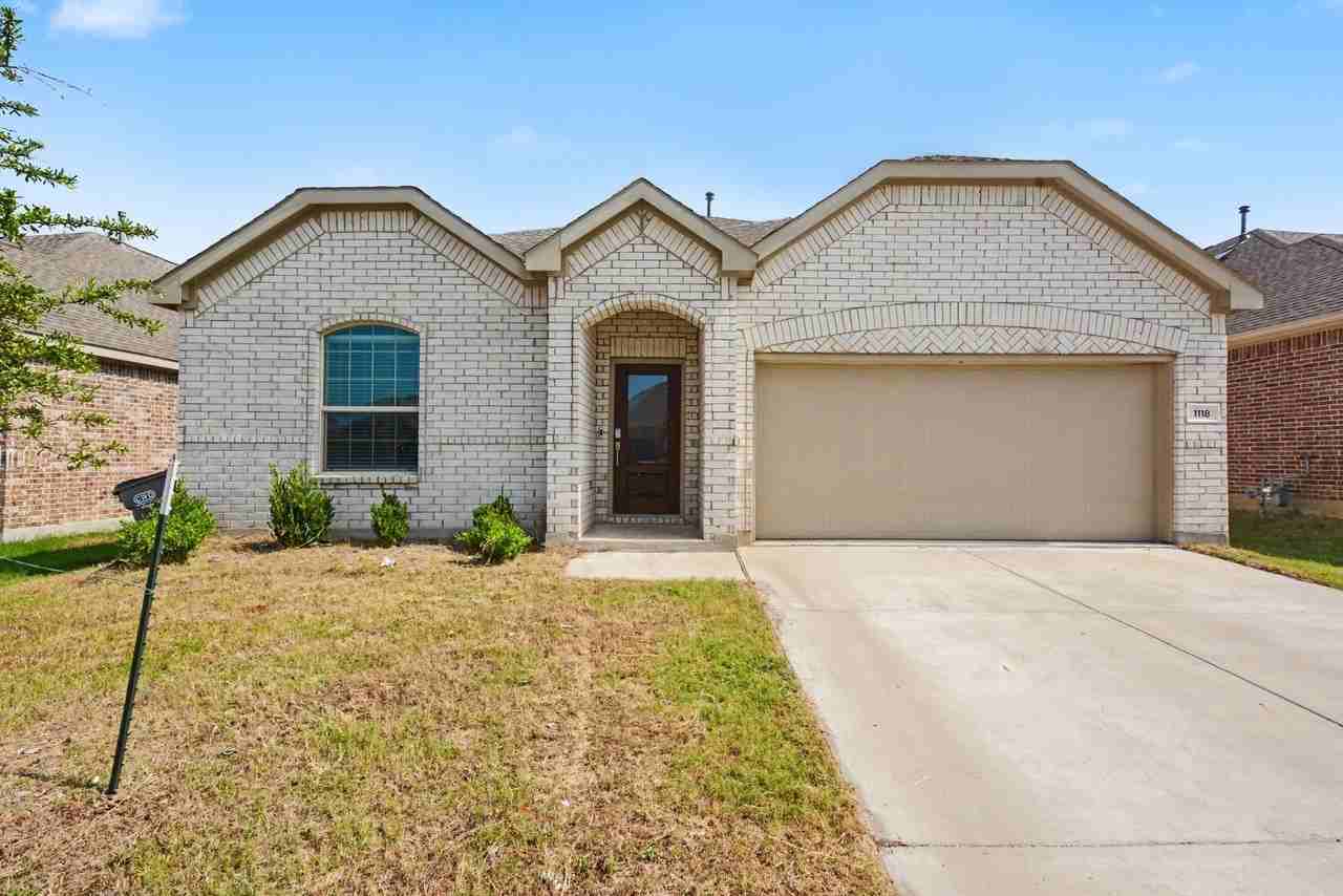 1118 Mahogany Ln - Photo 3 of 38