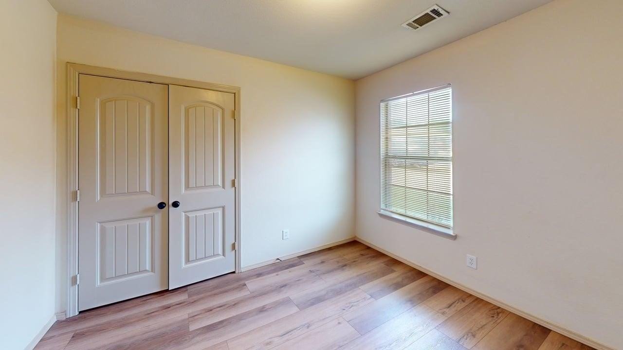 2335 N Elm St - Photo 7 of 22