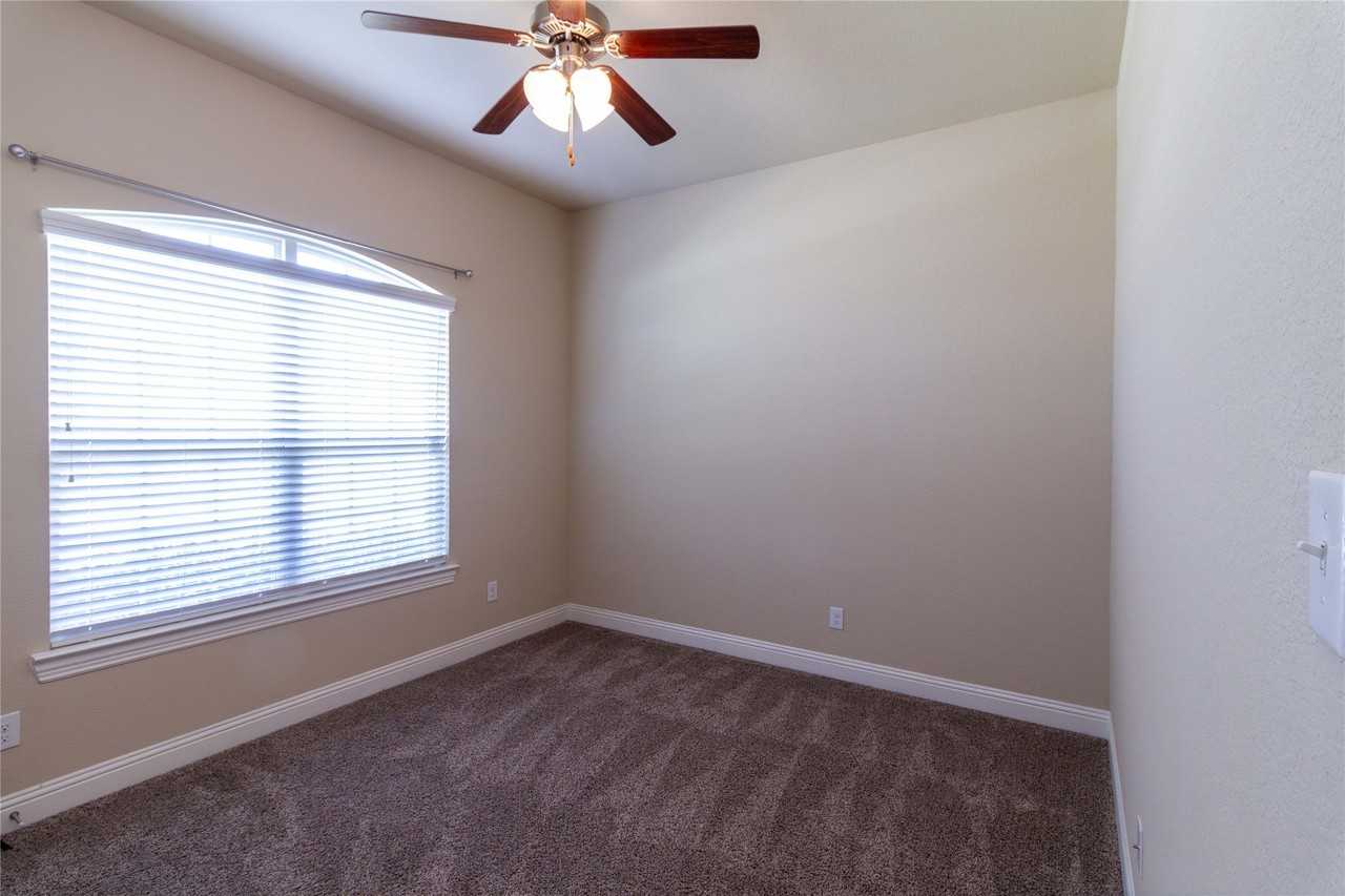 15613 Renshaw Way - Photo 4 of 19