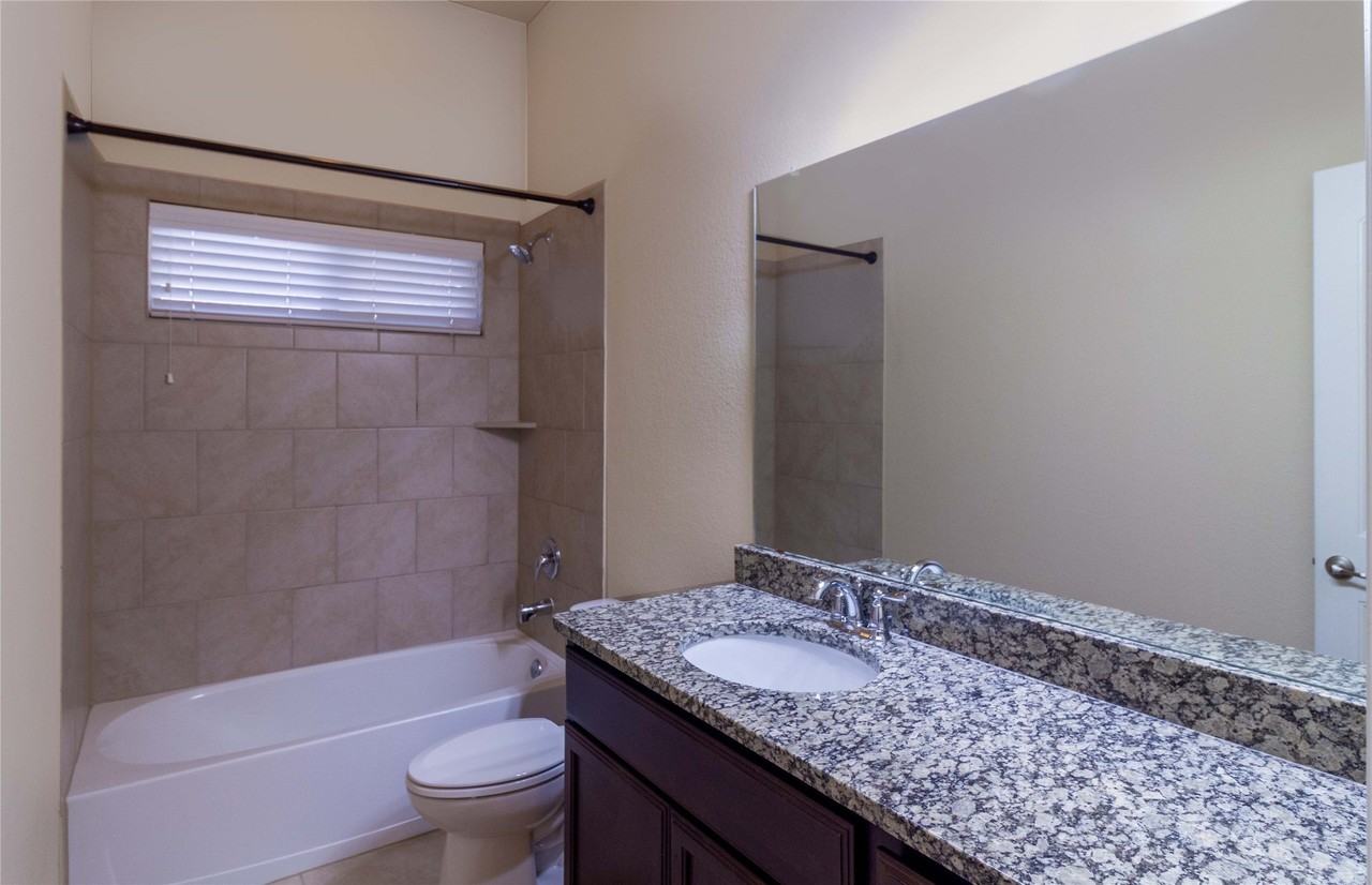 15613 Renshaw Way - Photo 5 of 19
