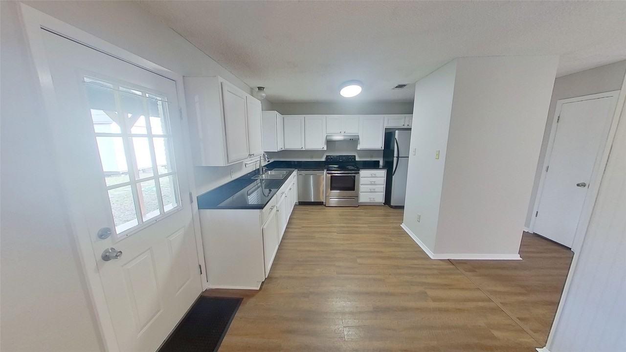 701 S Valentine Dr - Photo 5 of 14