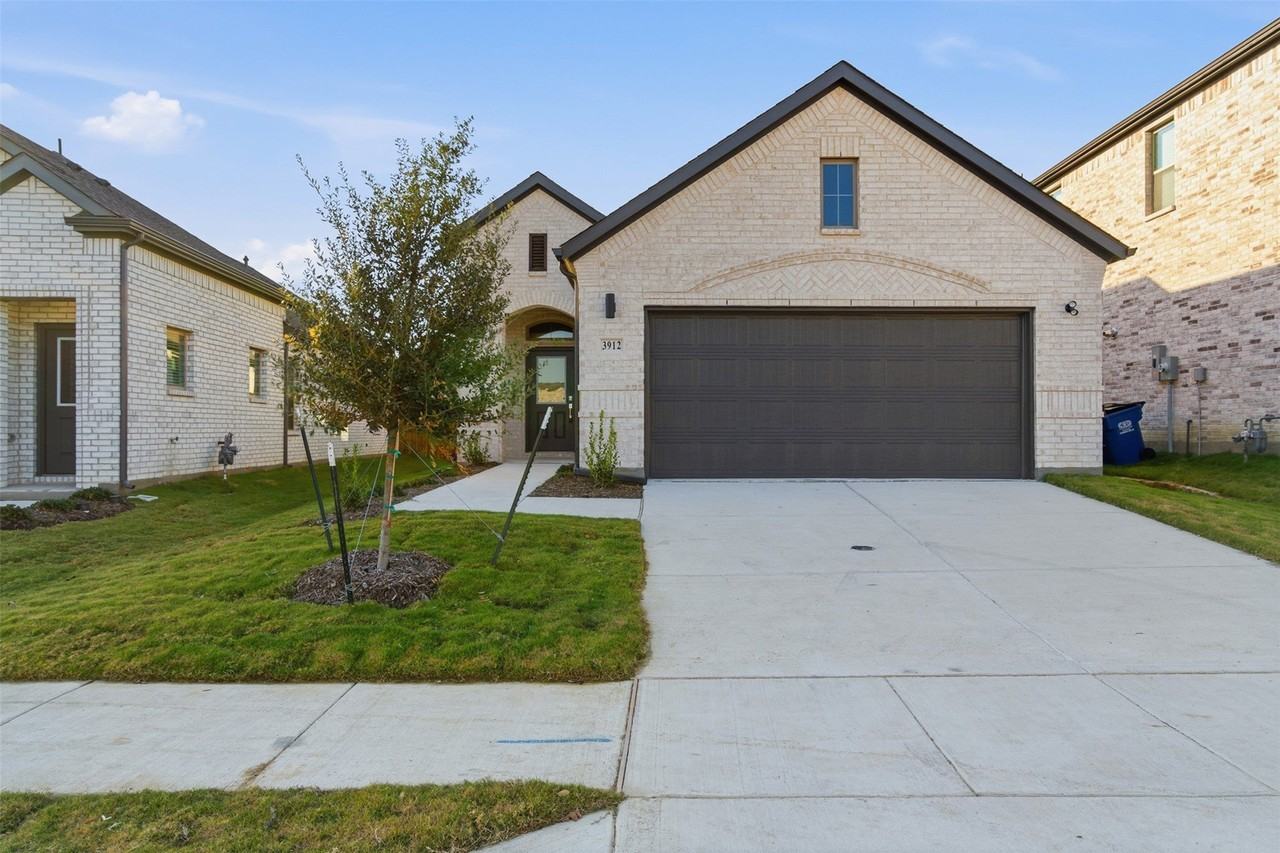 3912 Sandstone Dr