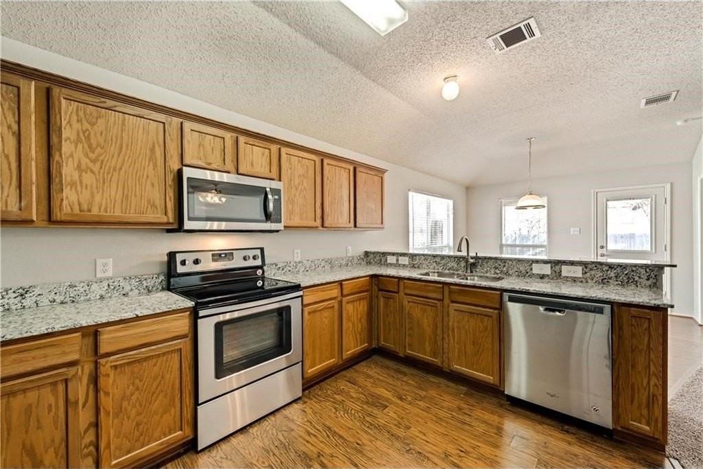 1004 Margaret Dr - Photo 2 of 22