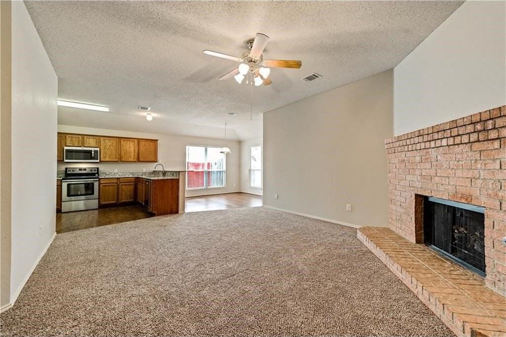 1004 Margaret Dr - Photo 7 of 22