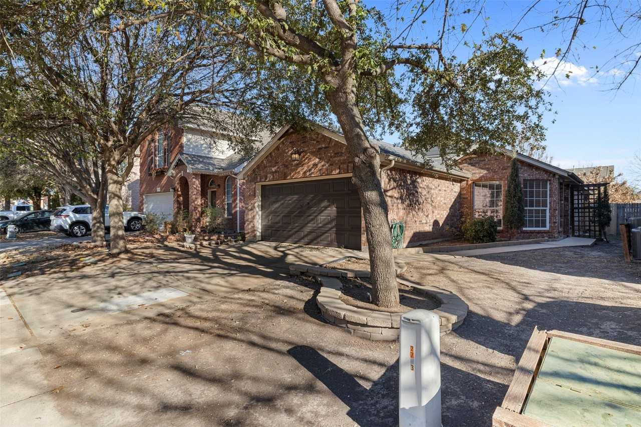 2709 Mountain Lion Dr - Photo 2 of 26