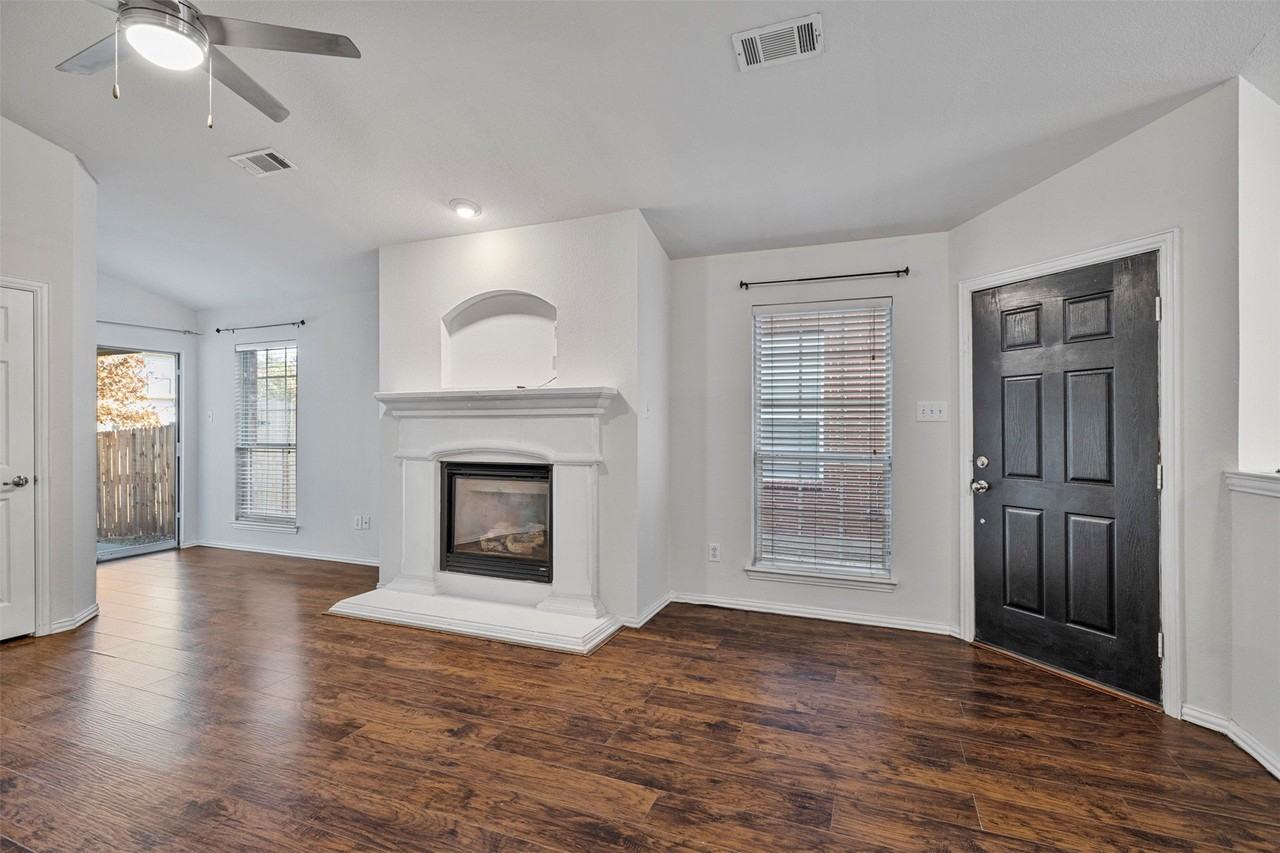 2709 Mountain Lion Dr - Photo 3 of 26