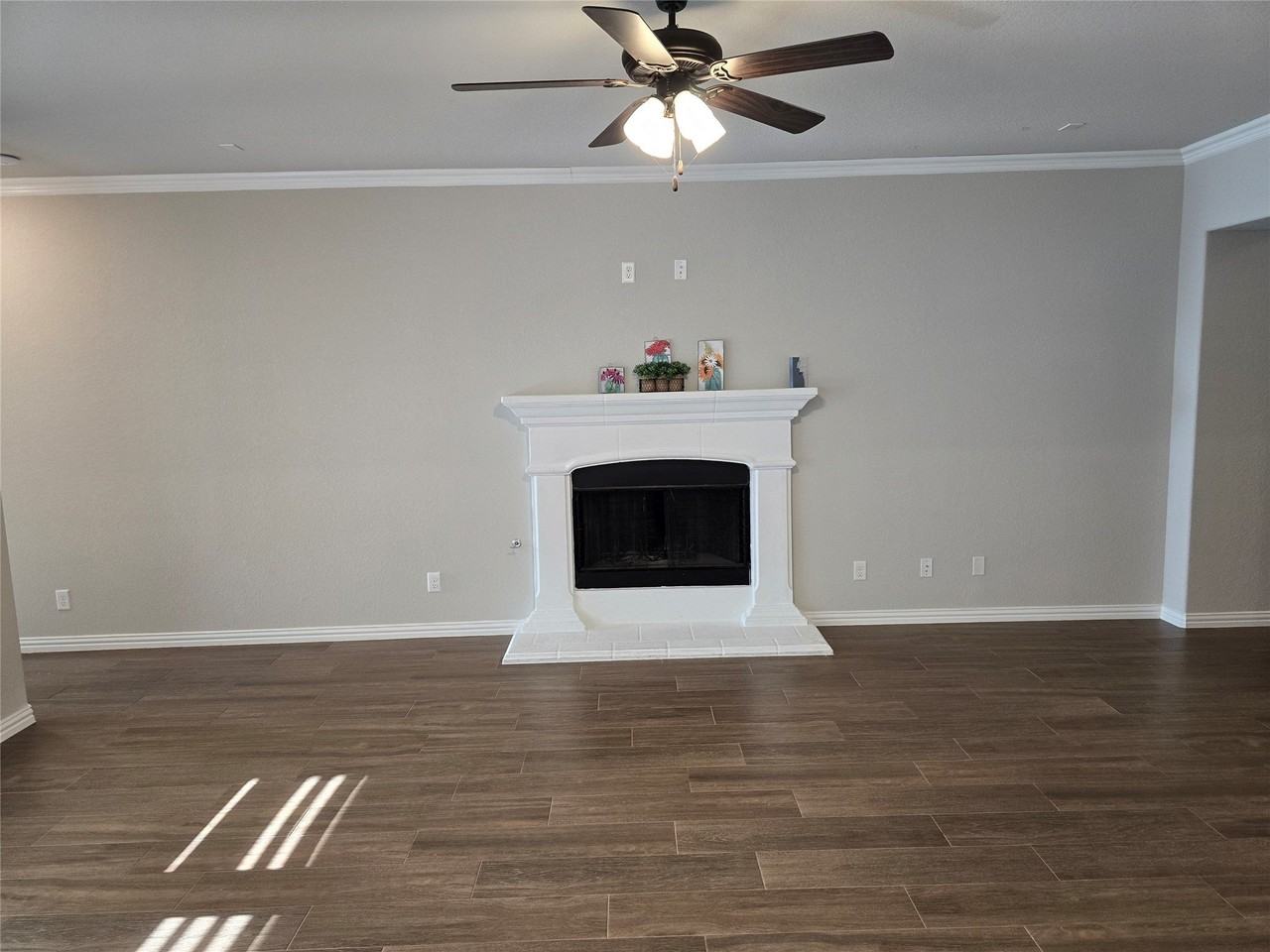 7608 Rothbury Dr - Photo 5 of 33