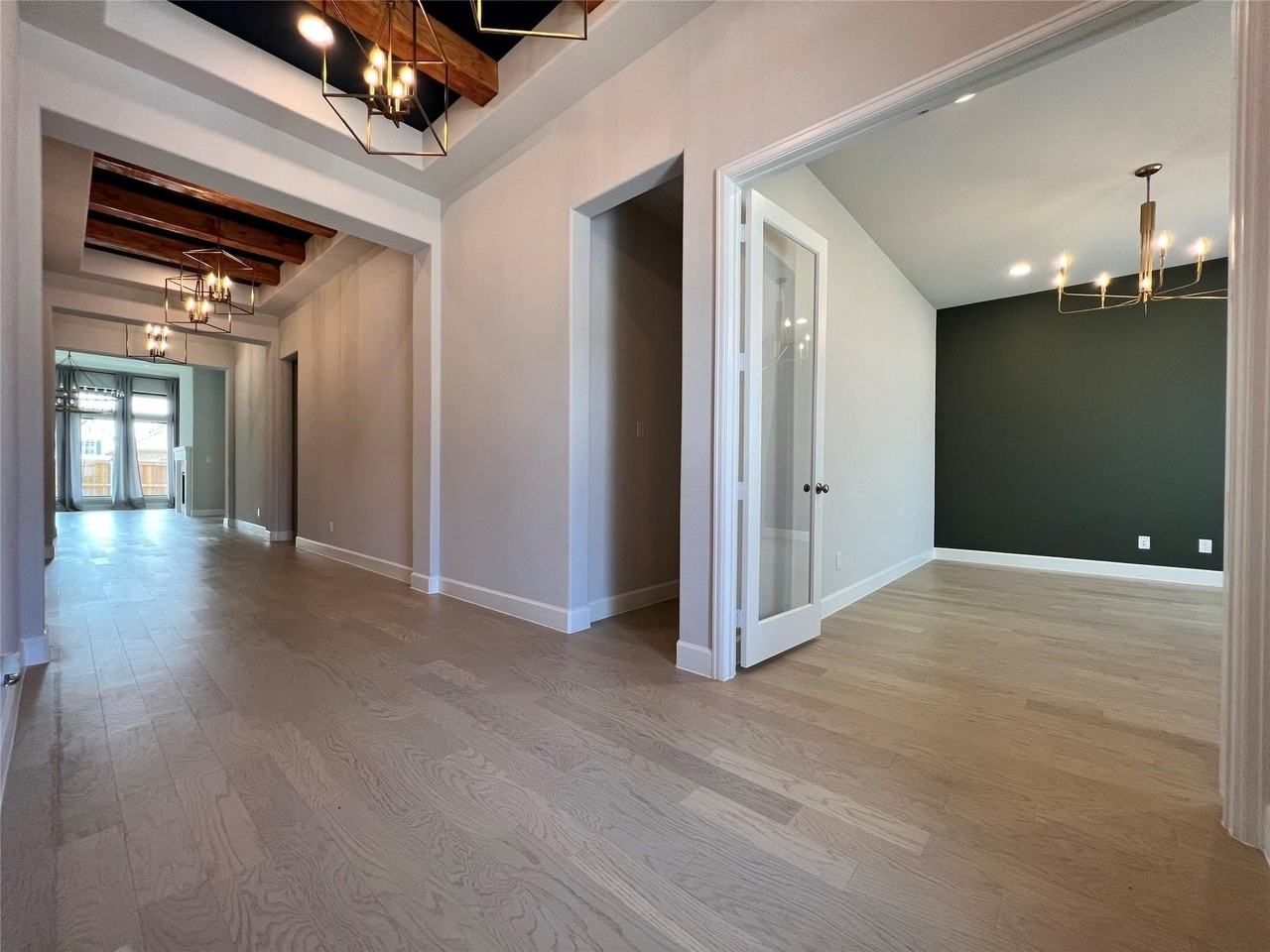 2271 Macy Way - Photo 4 of 35